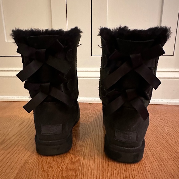 Ugg boots - Picture 1 of 6
